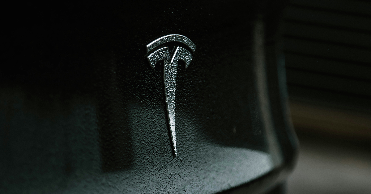 Sosyal Medyada Viral Olan "Uçan Tesla Roadster" Videoları Hakkında Elon Musk'tan Bu Hafta X'te Bir Açıklama Gelir mi?